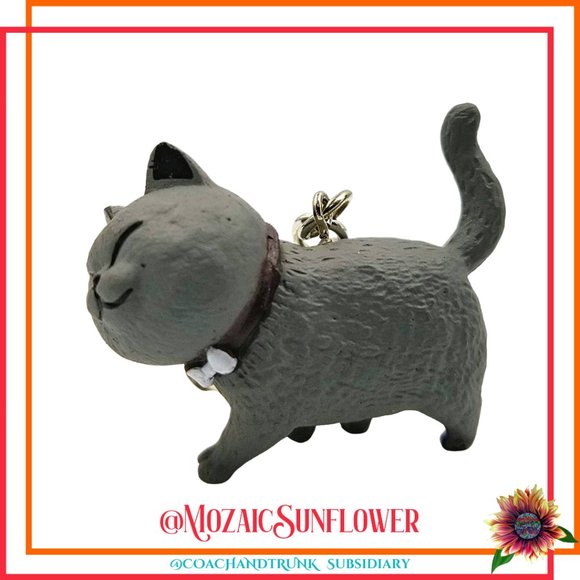 Cat Keychain Clip 3 Dimensional Articulating Head Turns 180 Degrees - Picture 1 of 5